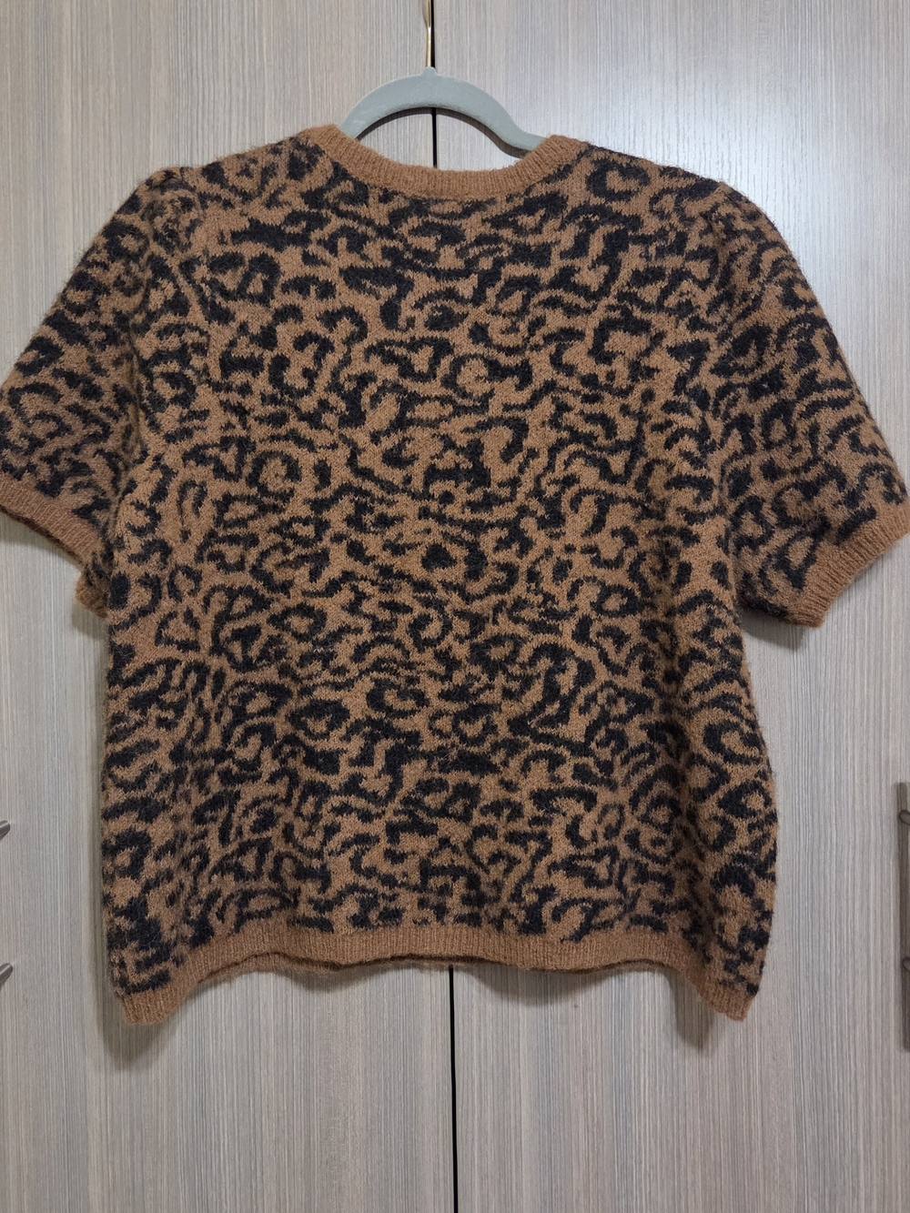 Leopard Print Fuzzy Sweater By CeCe - Picture 2 of 5